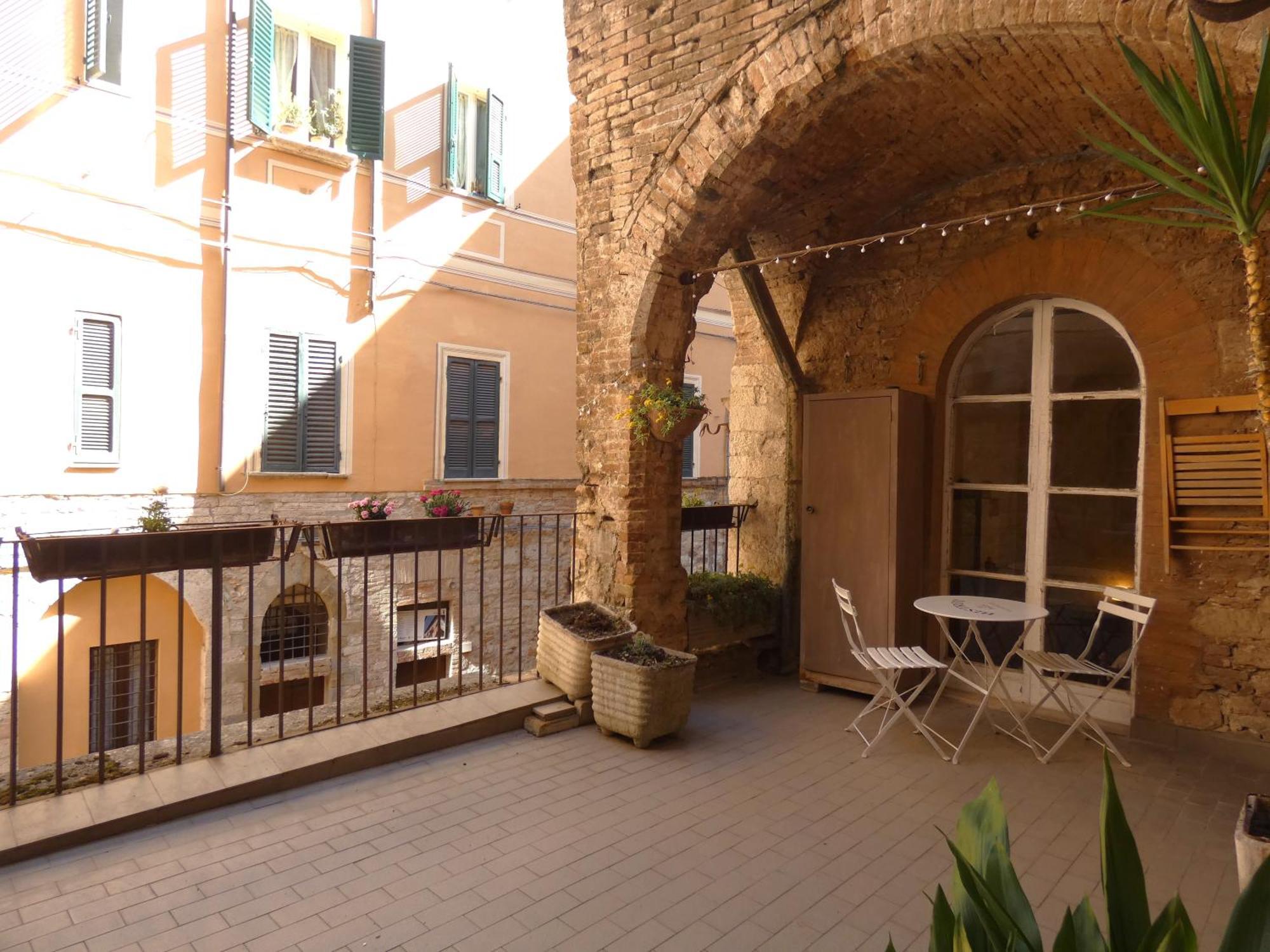 Via Vincioli - La Terrazza Nel Cuore Di Perugia เปรูจา ภายนอก รูปภาพ